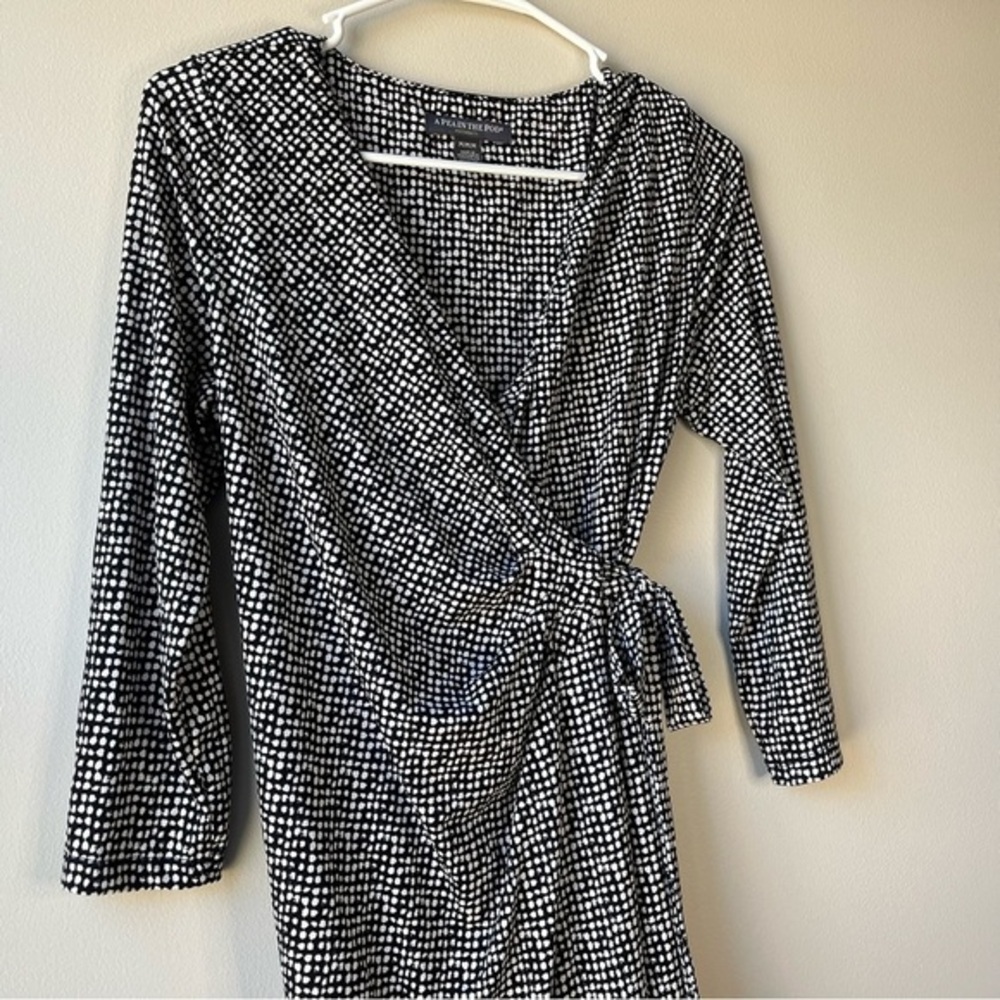 A Pea in A Pod Women's Maternity M Black Wrap Dress White Polka Dot Comfy Chic